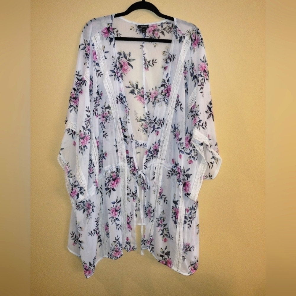 Ana Flowy Floral Kimono Single Tie 4X Adjustable Waist Crochet Ruana Cinch
